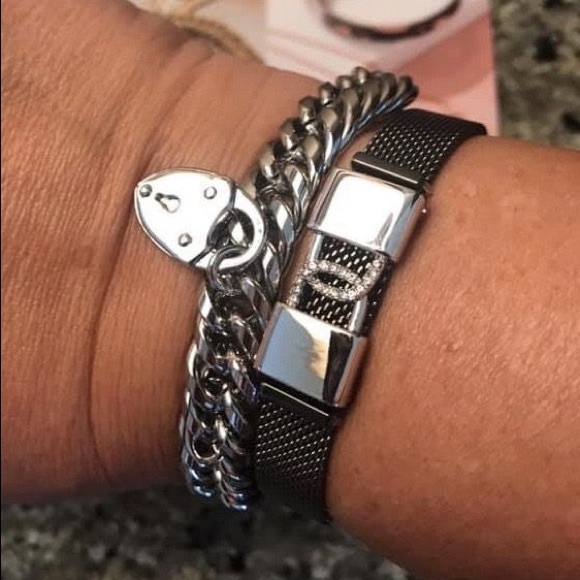 Stella & Dot - Heart Lock Bracelet - Picture 2 of 3